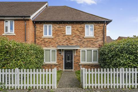 4 bedroom end of terrace house for sale, Fragorum Fields, Fareham PO14