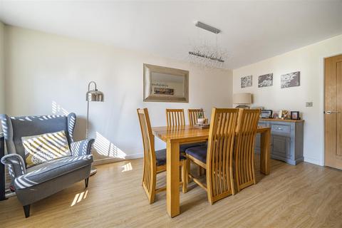 4 bedroom end of terrace house for sale, Fragorum Fields, Fareham PO14