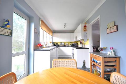 2 bedroom detached bungalow for sale, Haslemere Road, Bexleyheath DA7