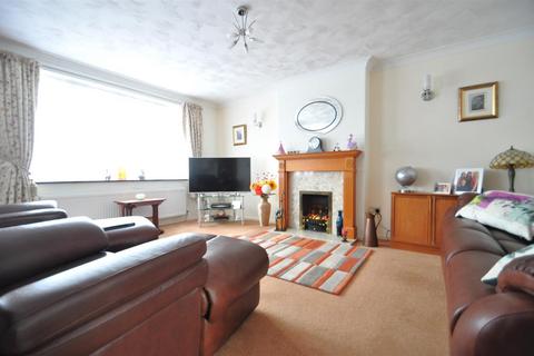 2 bedroom detached bungalow for sale, Haslemere Road, Bexleyheath DA7