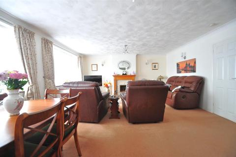 2 bedroom detached bungalow for sale, Haslemere Road, Bexleyheath DA7