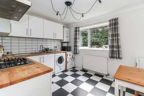 2 bedroom flat for sale, New Road, Rickmansworth WD3