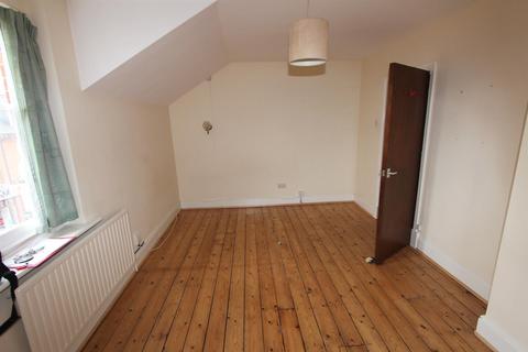 Studio to rent, Evington Road, Leicester, LE2