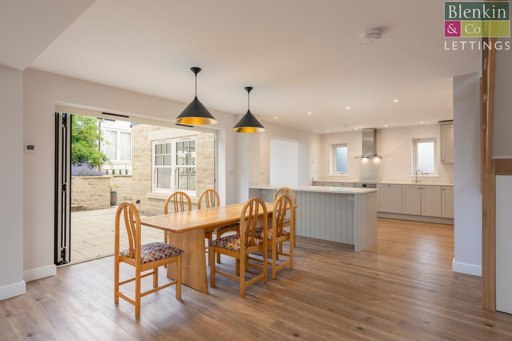 Kitchen/ Dining Area