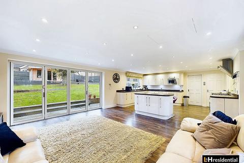 5 bedroom detached house for sale, Russet Drive, Radlett WD7