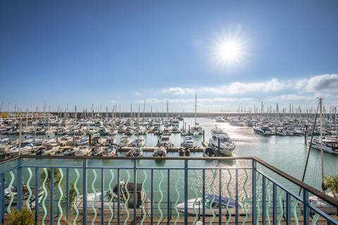 3 bedroom apartment for sale, The Strand, Brighton Marina Village, BN2 5WH