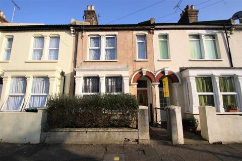 2 bedroom ground floor flat to rent, Ashburnham Road, Southend-On-Sea