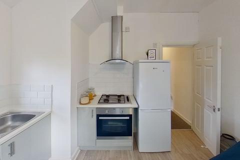 undefined, Flat 6, 122 Foxhall Road, Forest Fields, Nottingham, NG7 6LH
