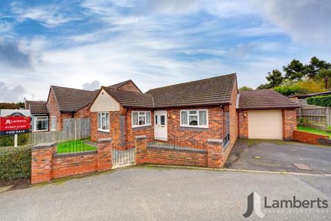 2 bedroom bungalow for sale, Warwick Close, Studley