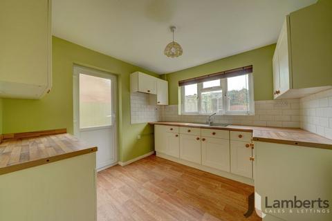 2 bedroom bungalow for sale, Warwick Close, Studley