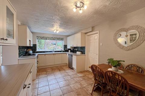 3 bedroom detached house for sale, Stour Close, Burntwood, WS7 9JY