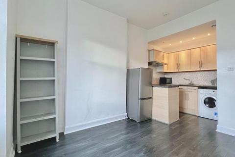 1 bedroom flat to rent, Flat 2F1