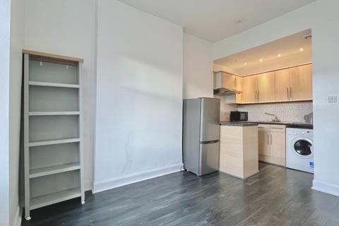 1 bedroom flat to rent, Flat 2F1