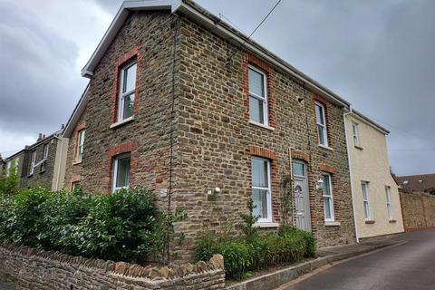 3 bedroom detached house to rent, Northcote Road, Bristol BS16