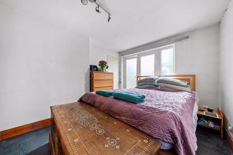 12 Hampton Road, Worcester Park, KT4 8ET