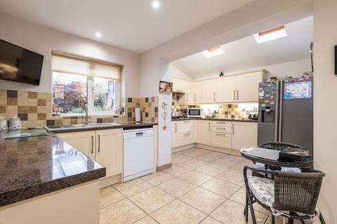 4 bedroom detached house for sale, Lothian Close, Milton Keynes