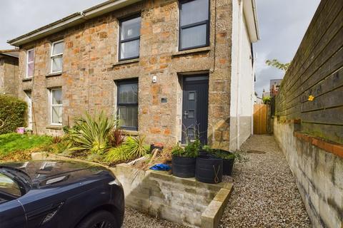 3 bedroom semi-detached house to rent, Pool, Redruth