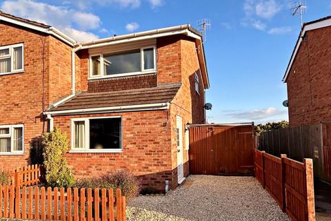 2 bedroom semi-detached house for sale, Hill Close, Pershore