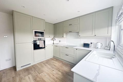 2 bedroom semi-detached house for sale, Hill Close, Pershore