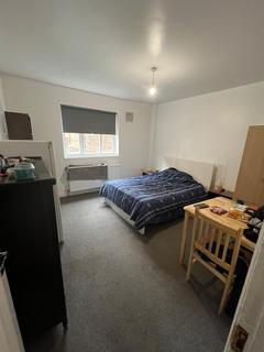 2 bedroom flat for sale, Lea Bridge Road, London E10