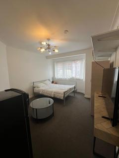 2 bedroom flat for sale, Lea Bridge Road, London E10