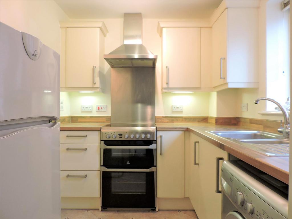 Redlands Lane 1 bed apartment to rent £795 pcm (£183 pw)