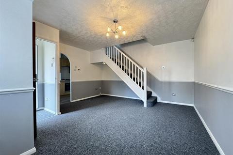 2 bedroom house to rent, Eagle Close, Waltham Abbey, EN9 3NA