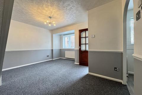 2 bedroom house to rent, Eagle Close, Waltham Abbey, EN9 3NA