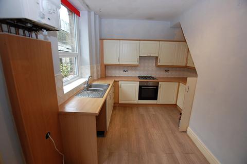 2 bedroom terraced house to rent, Stockport Road, Ashton-under-Lyne OL5