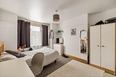 33 Surrenden Road, Folkestone, CT19 4DZ