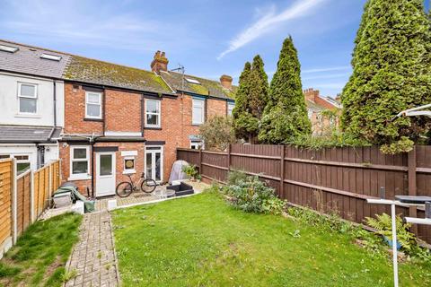 33 Surrenden Road, Folkestone, CT19 4DZ