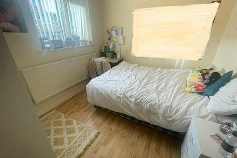 5 bedroom private hall to rent, Victoria Road, Fallowfield, Manchester