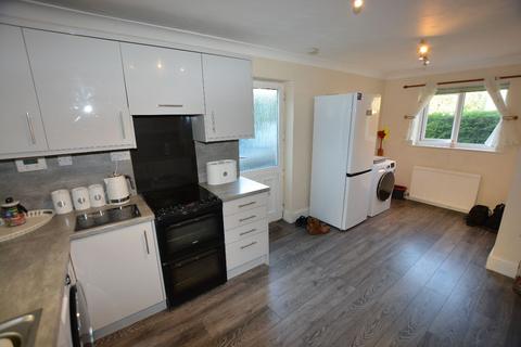 4 bedroom detached house to rent, Hillcrest Drive, South Anston, Sheffield