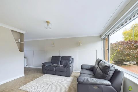 16 Douglas Road, Welling, DA16 1QZ