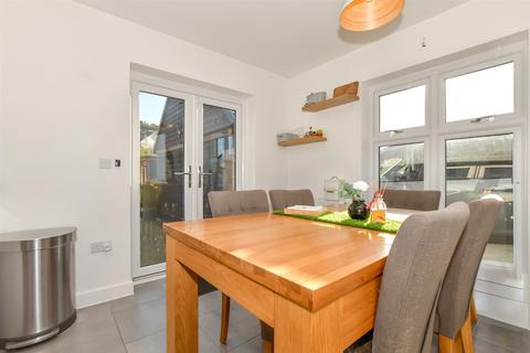 25 Nightingale Drive, Wouldham, Rochester, ME1 3XQ