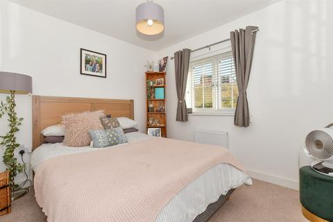 25 Nightingale Drive, Wouldham, Rochester, ME1 3XQ