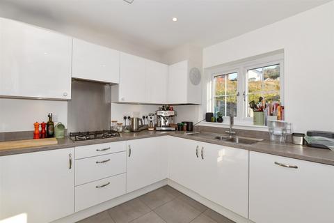 25 Nightingale Drive, Wouldham, Rochester, ME1 3XQ