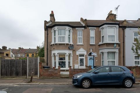 2 bedroom flat for sale, Melford Road, London E11