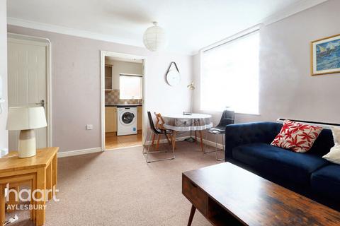 2 bedroom flat for sale, Pine Street, Aylesbury