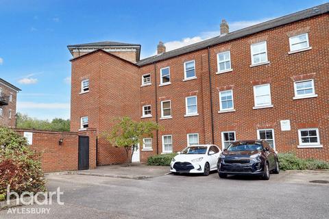 2 bedroom flat for sale, Pine Street, Aylesbury