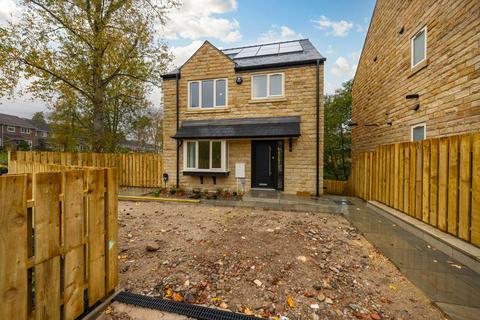 4 bedroom detached house for sale, Longclough Drive, Glossop SK13