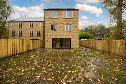 4 bedroom detached house for sale, Longclough Drive, Glossop SK13