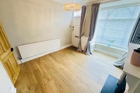 2 bedroom terraced house to rent, Park Road, Sutton Coldfield