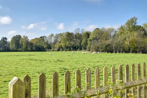 4 bedroom detached house for sale, Maytham Road, Rolvenden Layne