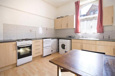 7 bedroom terraced house to rent, *£140PPPW INCL BILLS + TWO FREE WEEKLY PAPA JOHNS (T+C’s apply)*  Burns Street, NOTTINGHAM. FULLY INCLUSIVE