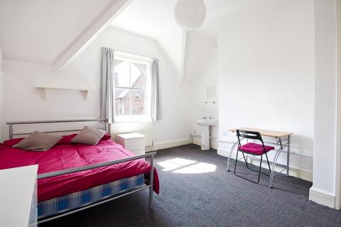 7 bedroom terraced house to rent, *£140PPPW INCL BILLS + TWO FREE WEEKLY PAPA JOHNS (T+C’s apply)*  Burns Street, NOTTINGHAM. FULLY INCLUSIVE