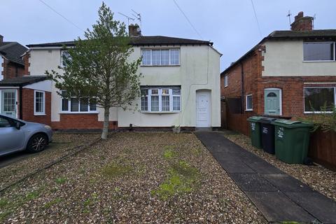 3 bedroom semi-detached house to rent, Iris Avenue, Birstall LE4