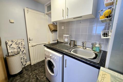 Studio to rent, Off Sullivan Road, Brighton Hill