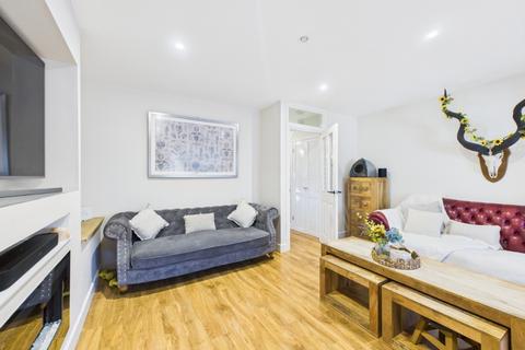 4 bedroom semi-detached house for sale, Skylark Corner, Stevenage, Hertfordshire, SG2