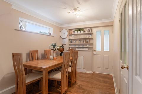 15 Ellison Avenue, Worcester, WR2 6EG